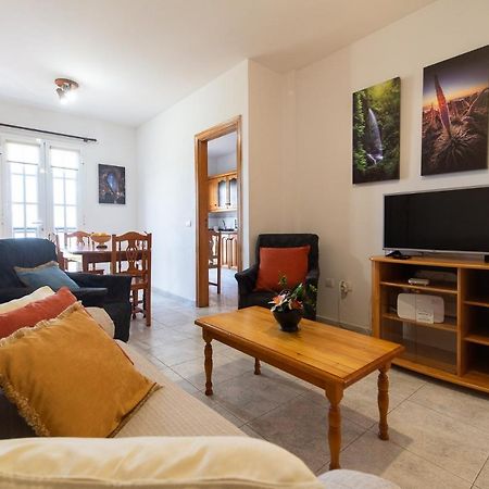 Apartamentos Leomar II Los Llanos De Aridane Luaran gambar