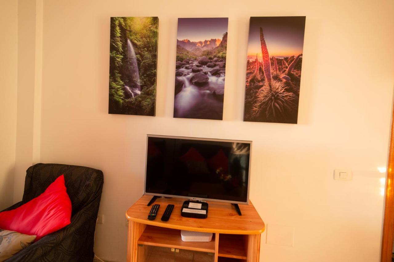 Apartamentos Leomar II Los Llanos De Aridane Luaran gambar