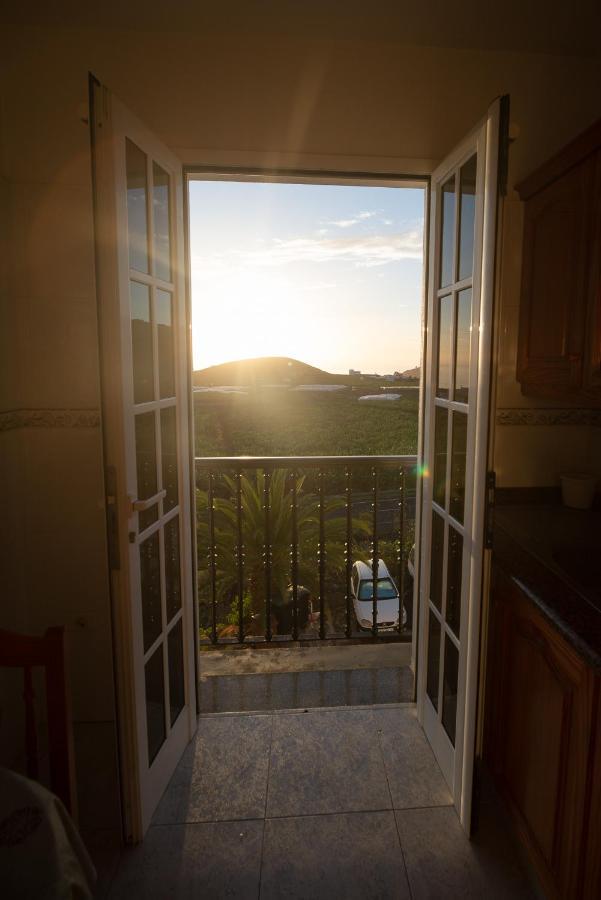Apartamentos Leomar II Los Llanos De Aridane Luaran gambar
