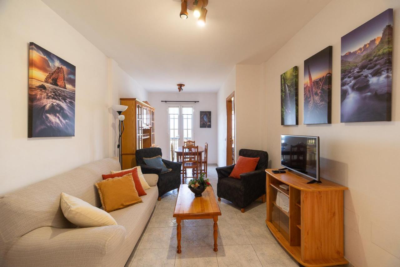 Apartamentos Leomar II Los Llanos De Aridane Luaran gambar