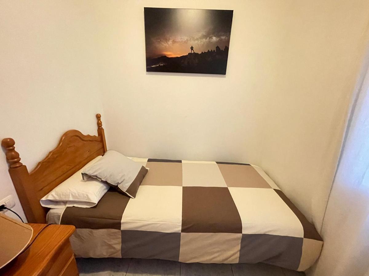 Apartamentos Leomar II Los Llanos De Aridane Luaran gambar