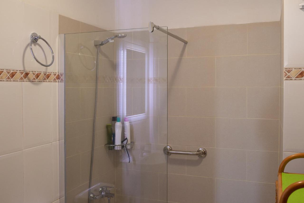 Apartamentos Leomar II Los Llanos De Aridane Luaran gambar